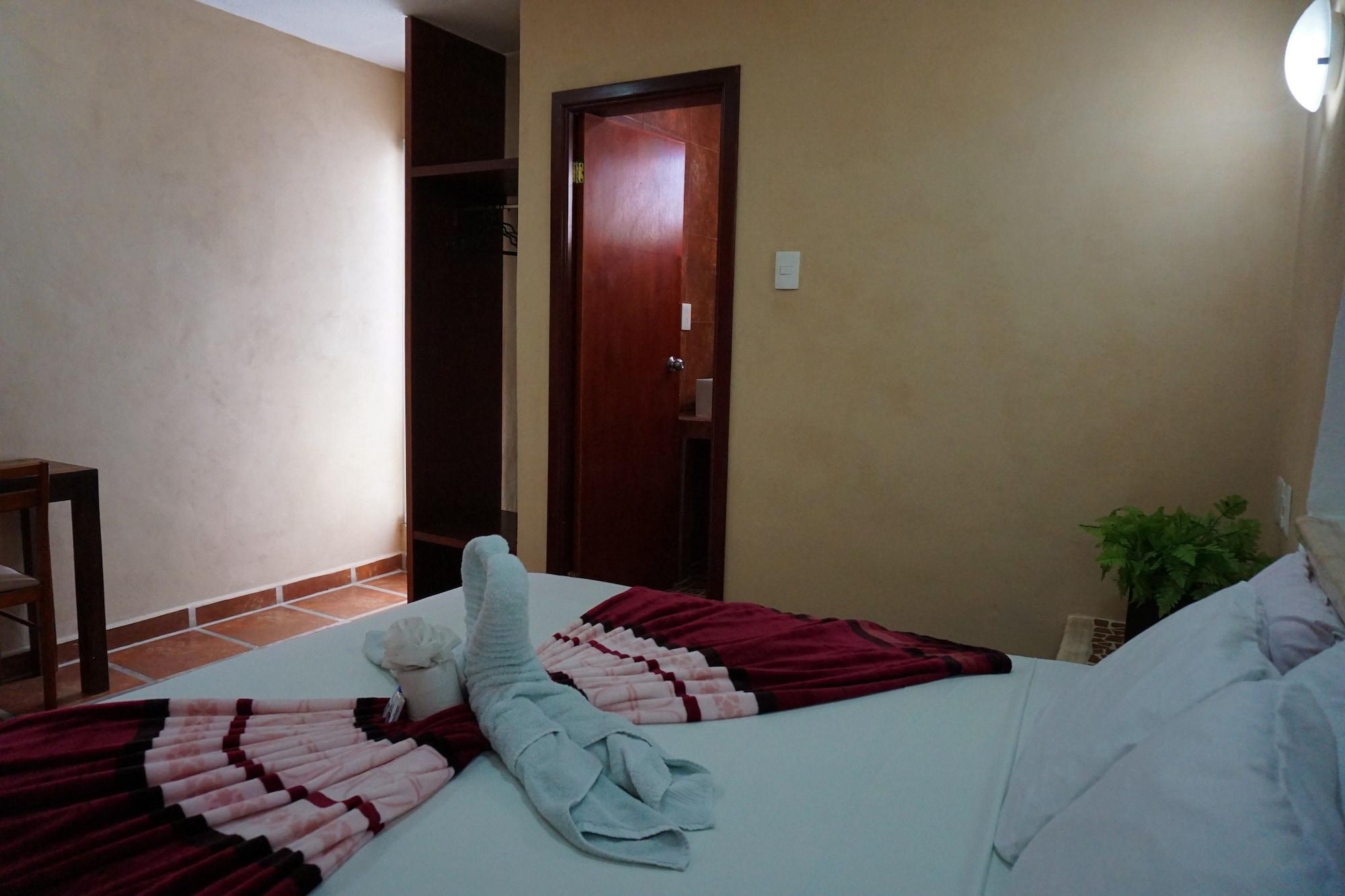 Hotel Real Azteca 切图马尔 外观 照片
