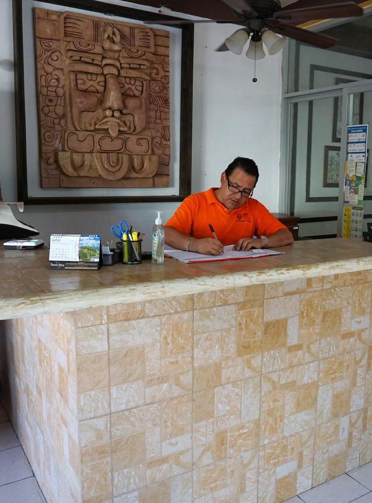 Hotel Real Azteca 切图马尔 外观 照片